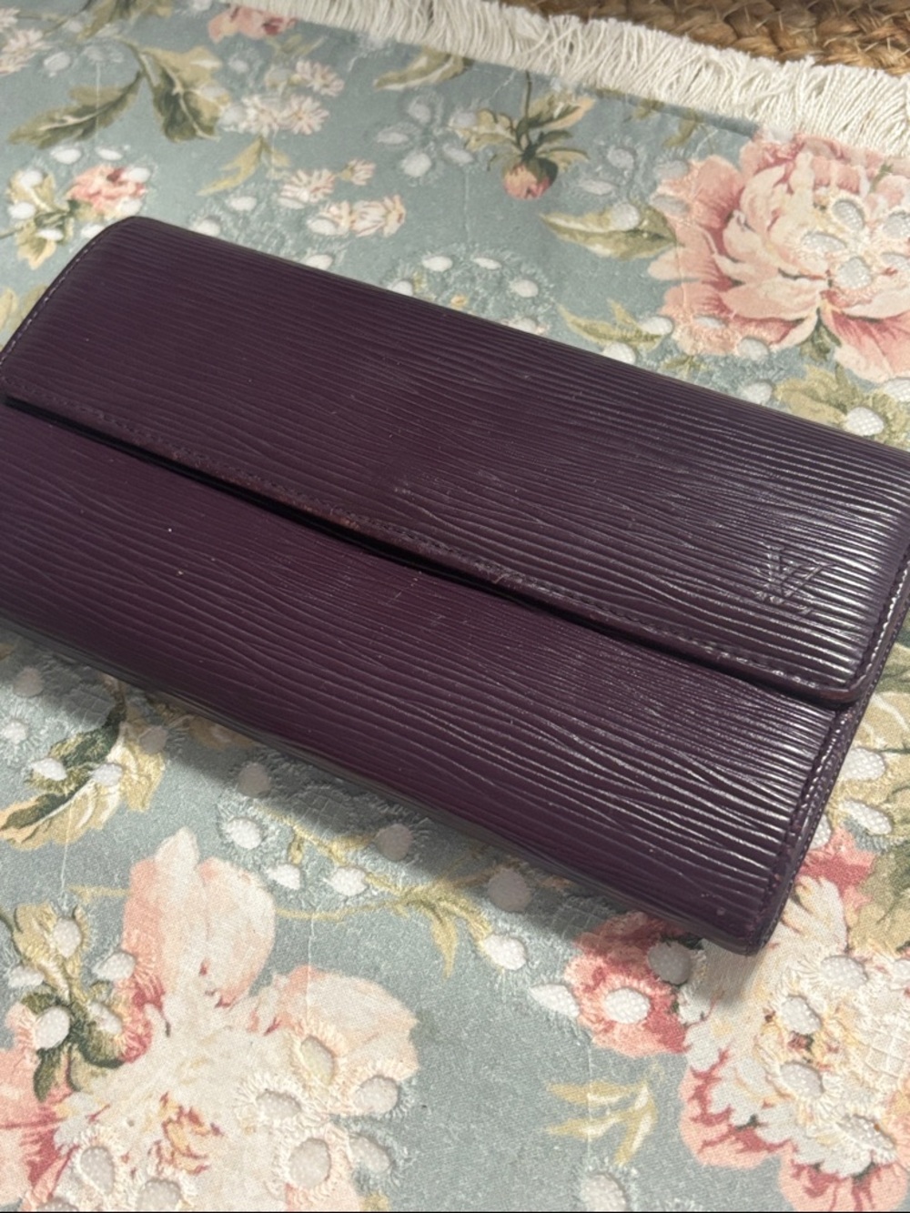 Louis Vuitton Plum Epi Leather Wallet w/COA - Picture 2 of 14